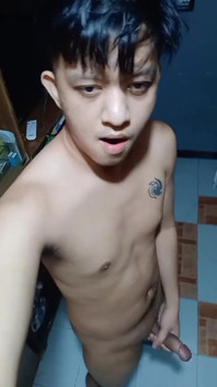 mujhe yah sautele pita ko dene do! Pinoy Twink hastamaithun aur laiv viry