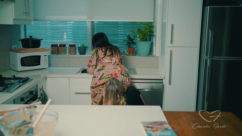 CharlieForde: Backe me a cake mit Charlie Forde, chasey Devil