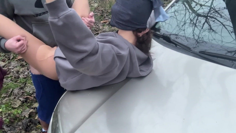 Christi: Vysokoškolská studentka v autoškole na veřejnosti