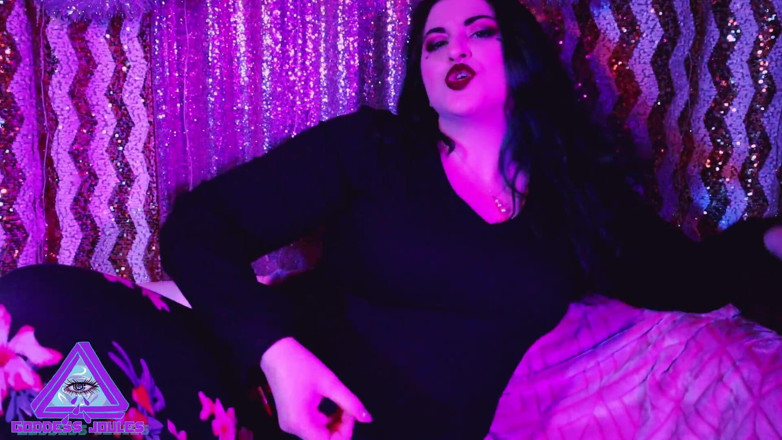 goddessjoules: Leck dein sperma vom boden