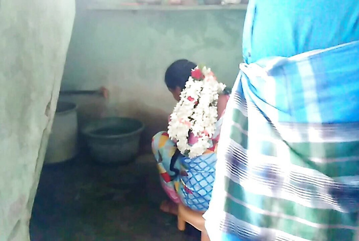 Priyanka314: 德西阿姨口交丈夫coock