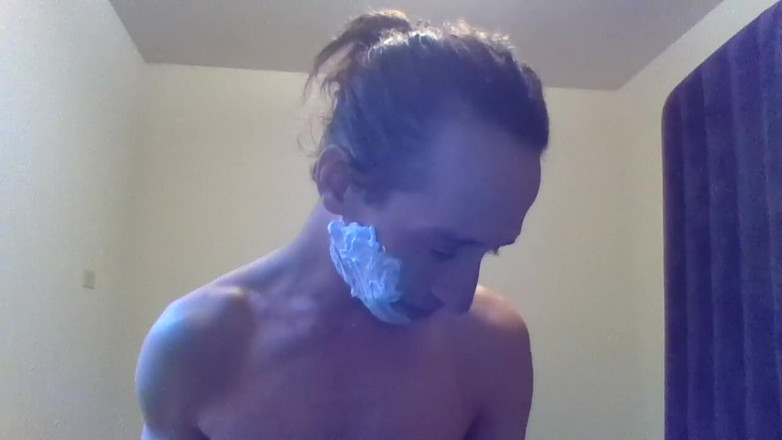 LilTaste: Transgirl Shaving Her Face