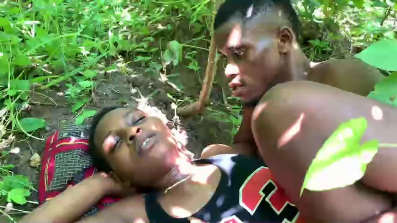 African Beauties: Изабеллу трахнули тройником в шлюховатом тройничке