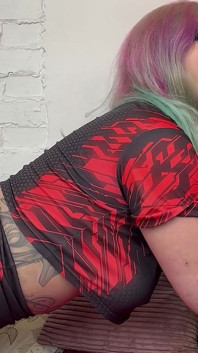 Sexy hermanastra gótica dio la mamada más perfecta