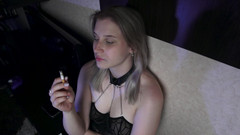 MertyXXX: 穿高跟鞋吸烟