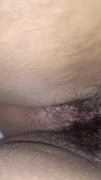 Le nuove coppie sposate si fanno una al caffè a letto
