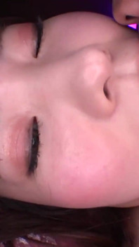 Boží koláč a velká prsa adheze Poyotte Tělo! Virtuální šukání