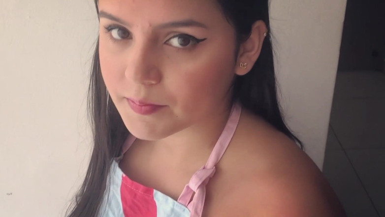 MelanieCaceres: L'esuberante milf latina scopa duro in tutte le posizioni fino...