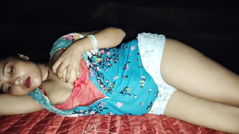 Pooja raniji: Pooja Bhabhi noční tvrdý sex v horní části patra