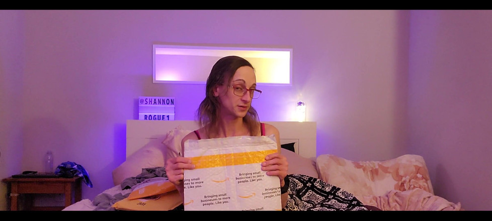 Shannon Rogue: Nog een leuke kleine unboxing-video