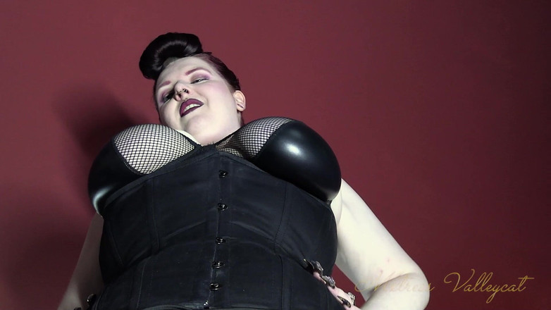 Mxtress Valleycat: Kolosální Gotická Obryně