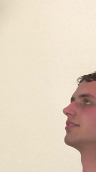 Exklusiv video Bareback: Het sperma i ansiktet för denna mycket kåta homosexuella slampa