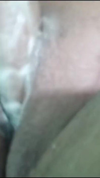 MILF Filipina seksi suka membuat kucai berkrim