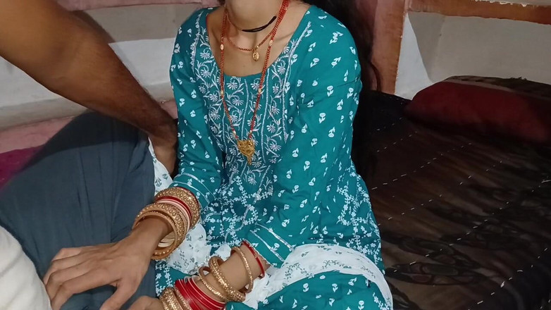 seema: Üvey kız kardeşin gece seksi