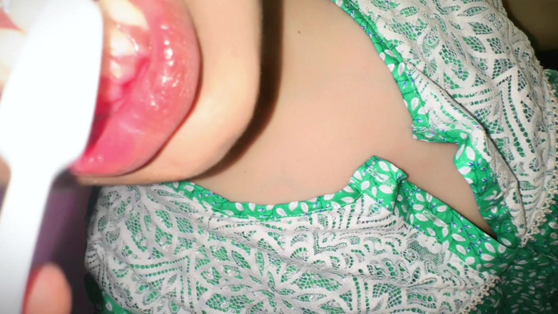 Your Boy's Cum: Arabská macecha čůrá na záchodě po sexu s nevlastním synem