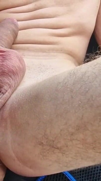 Femboy děvka, škádlení s velkým ptákem a hladkým zadkem na veřejnosti, a pro to, on je tvrdě ošukána, dokud se neudělá!