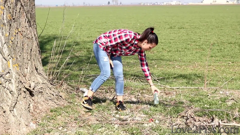 Love 2 Piss: Mijando no acostamento da estrada e muitos outros lugares - compilação