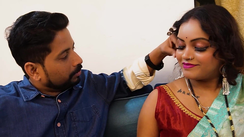 Queen star Desi: Un couple desi et leur première nuit dans une station...