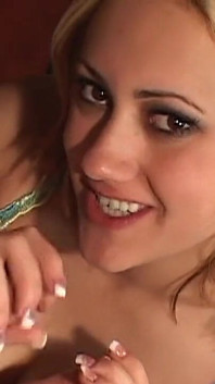 Femeia face o labă sexy și vorbește murdar!