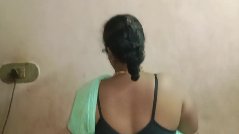 Tamil Anti Uma235: Ich ging zum Haus meiner stiefmutter und sah, dass sie...