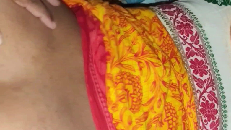 Mona sexy: Kakak ipar india ini ngentot aku habis-habisan sampai dia mengerang...