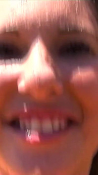 Nora nad rzeką