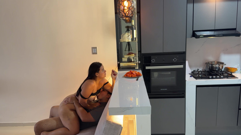 PronoiaMey: Moja Atrakcyjna Przyrodnia Siostra Pomaga Mi W Głębokiej Terapii