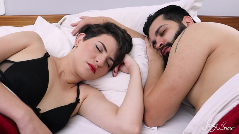 Lady Snow Brasil: Meine frau und ihre stiefschwester haben sex zu dritt mit...