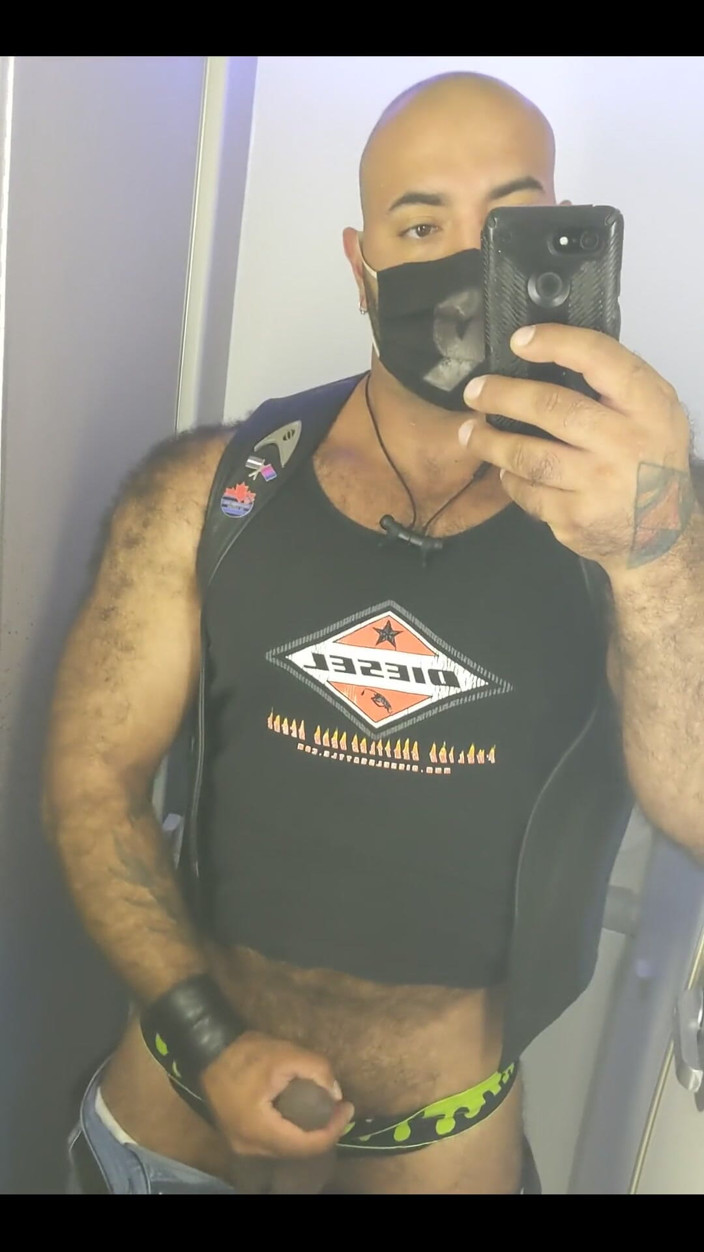 Lobo: Foi um longo dia de viagem, mas tive que esfregar...