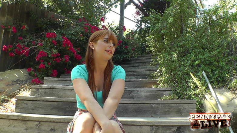 Penny Pax: Penny Pax dostane její anální creampie venku!