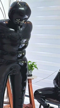 Tuta gonfiabile bordo e negazione, parte 2 - Alex Latex