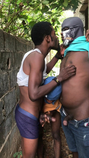 Sexylary: Hari Tahun Baru Tiga Seks Gay Dengan Tops Dengan Zakar...