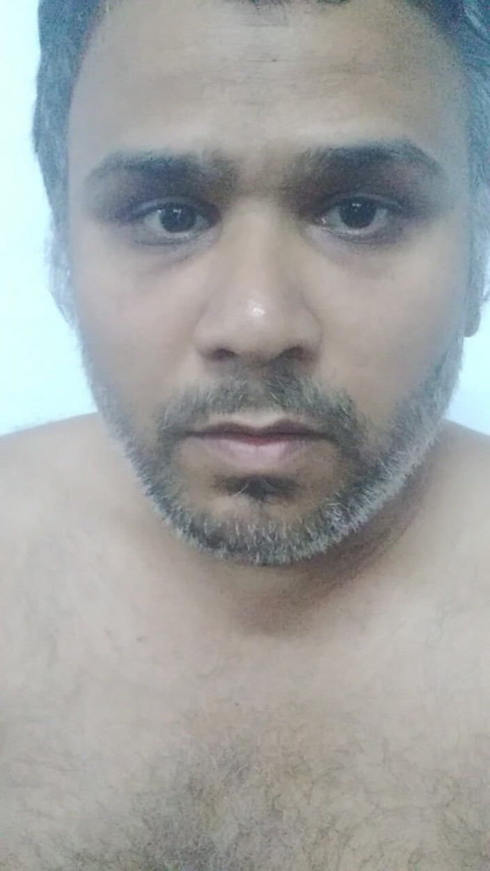 Nani Top: Baise gratuite nue au fond de ton trou poilu