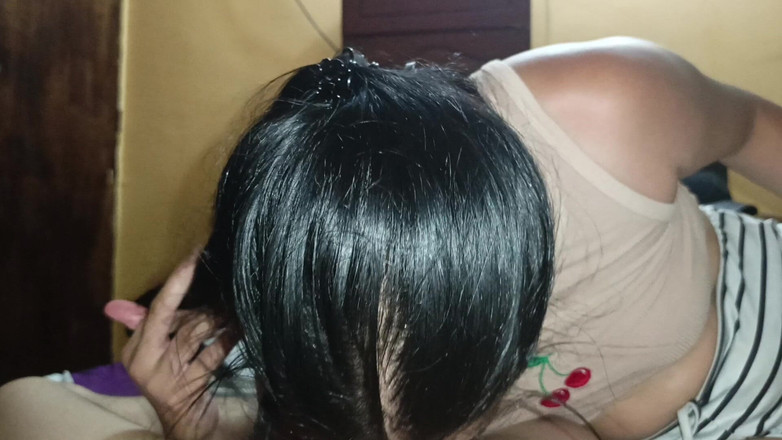 Artemisa74: Día 3 - buenos días mi madrastra, ella me da la bienvenida...