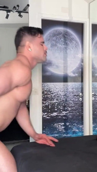Jätte kille som ger sin röv till twink