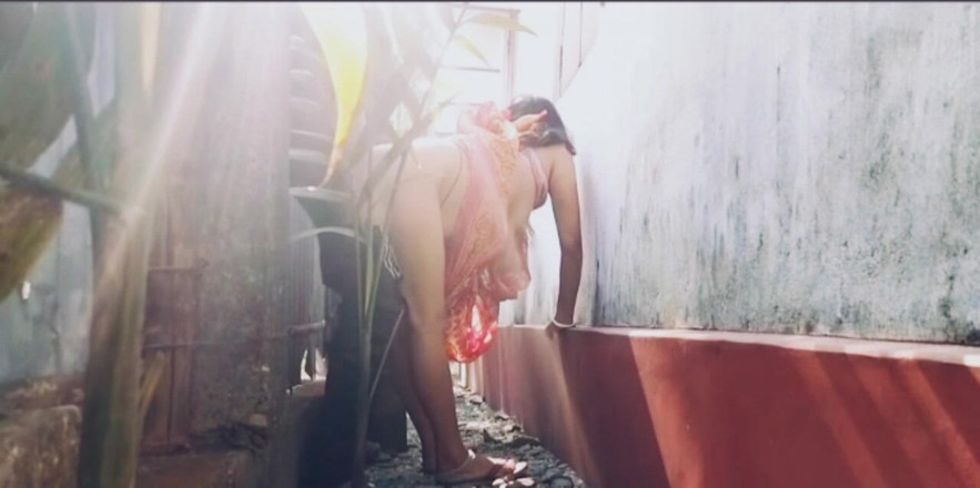 Teensex: Abang besar awak Membosankan Di Atas Katil, Bhabi Miang Dengan...