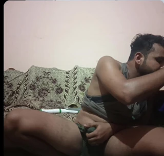 Minha calcinha está quente hoje que eu quebro na minha tesão