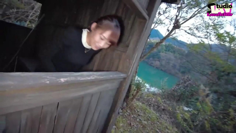 Studio JAV Launcher: Pinggul sensual terungkap saat dia meleleh di bawah tpupu ceria...