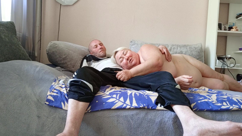 Zona901: Pompino profondo dalla matrigna con succhiare e ingoiare sperma caldo