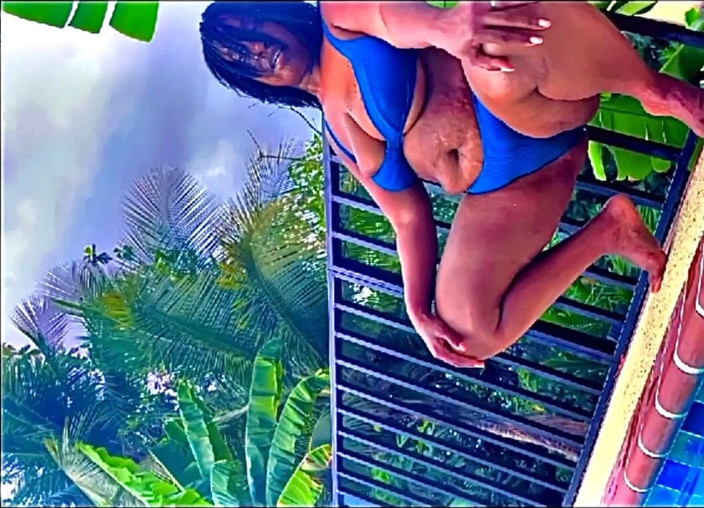 Lady Rae: Strip Tease