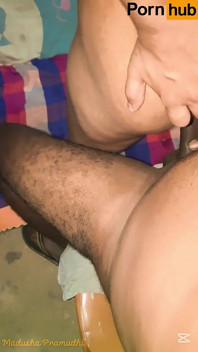 丈夫在厨房的所有姿势都操了饥渴的妻子