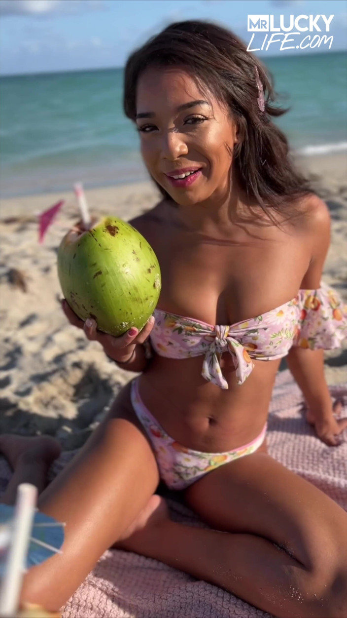 Mr.Lucky POV: Cocos y crucero con Malina Melendez