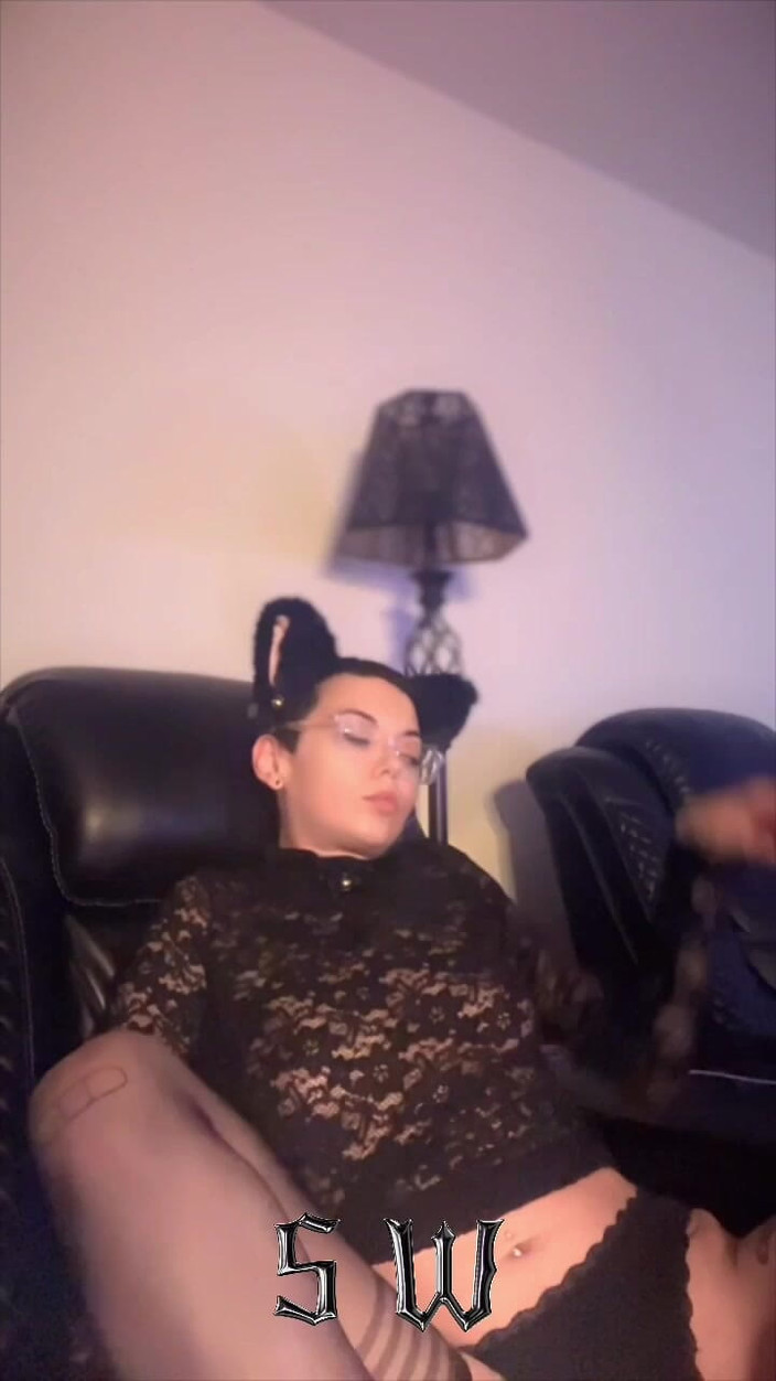 sky_wryder: Onyx Is in Heat