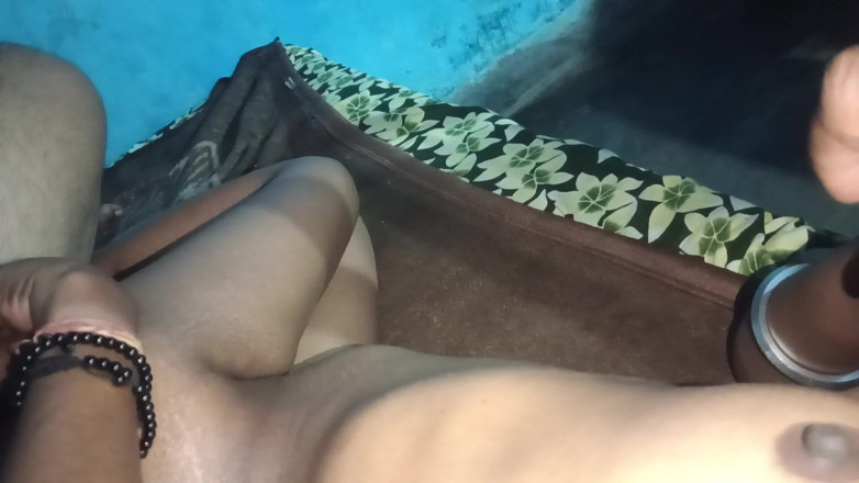 Jack07: Indische Desi christelijke buurvrouw geneukt om middernacht pik zuigend sperma...