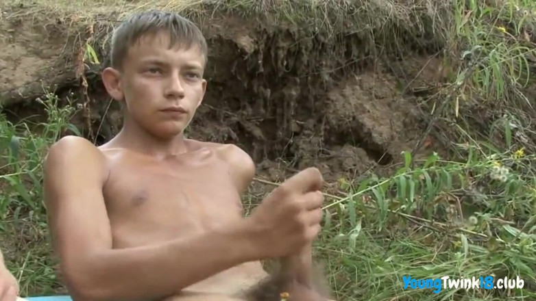 Sam Cox 18: Три гарячі твінки і спекотний день