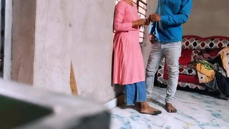 Fantacycutting: Indian Village Girlfriend Ko Kisi Aur Dost Ne Jhamkar Choda