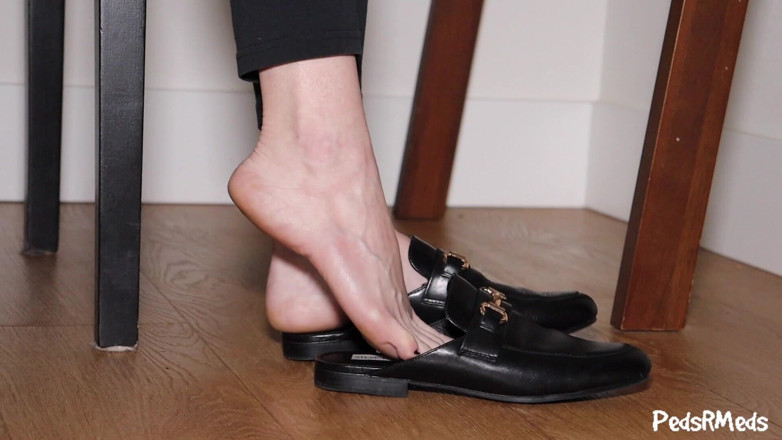 PedsRMeds: Brandy Elliott Dangling Her Mules