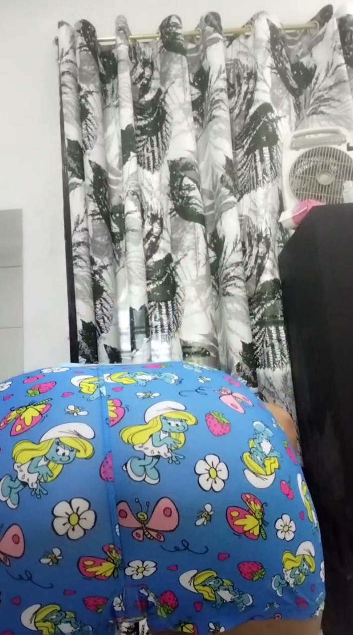 Creamyjoy: Sexy Filipina MILF, Shaking, Rubbing, &amp; Smacking Her Big Smurf Ass &amp;...