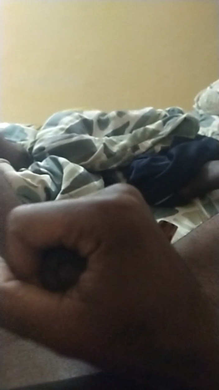 Robert05: Мастурбация сексуального паренька