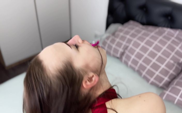 HannahKim: Hemsex med min styvsyster